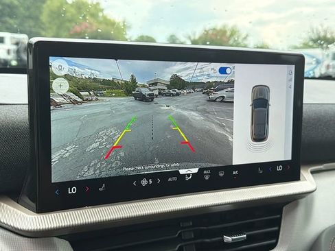 New 2026 Ford Explorer Active RWD image 32