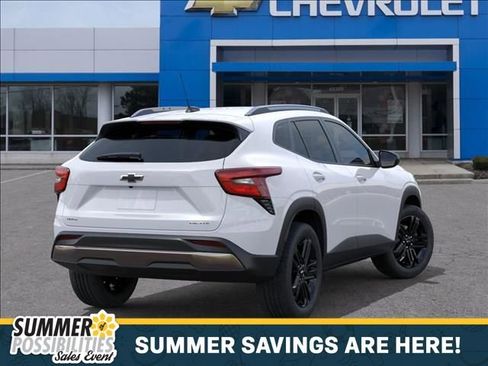 New 2026 Chevrolet Trax ACTIV w/ Sunroof Package FWD image 4