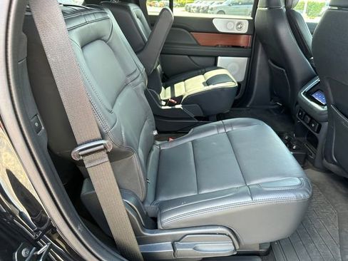Used 2022 Lincoln Navigator Reserve w/ Equipment Group 201A image 10