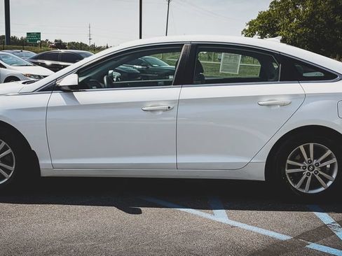 Used 2016 Hyundai Sonata SE w/ Cargo Package FWD image 17