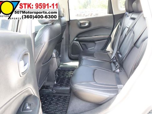 Used 2018 Jeep Compass Latitude w/ Popular Equipment Group AWD/4WD image 13
