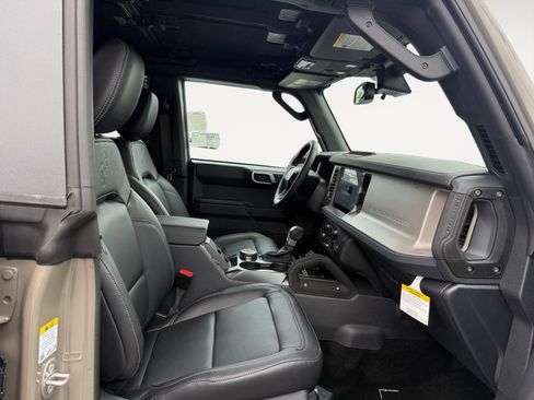 New 2026 Ford Bronco Outer Banks w/ Sasquatch Package AWD/4WD image 19