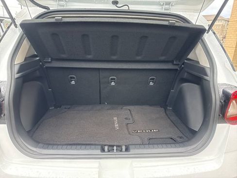 Used 2026 Hyundai Venue SEL FWD image 17