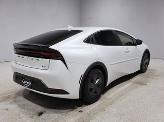 Used 2023 Toyota Prius LE video 2