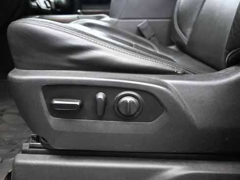 Used 2019 GMC Sierra 1500 SLT w/ SLT Premium Package AWD/4WD image 23