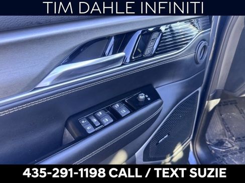 Used 2023 Jeep Wagoneer Series II image 11