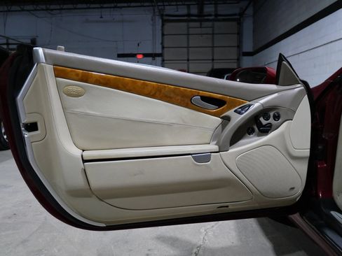 Used 2005 Mercedes-Benz SL 500 image 19