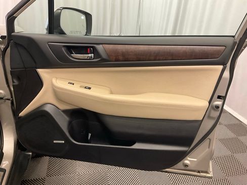 Used 2016 Subaru Outback 2.5i Limited AWD/4WD image 29