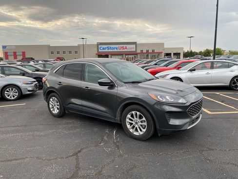 Used 2020 Ford Escape SE FWD image 1