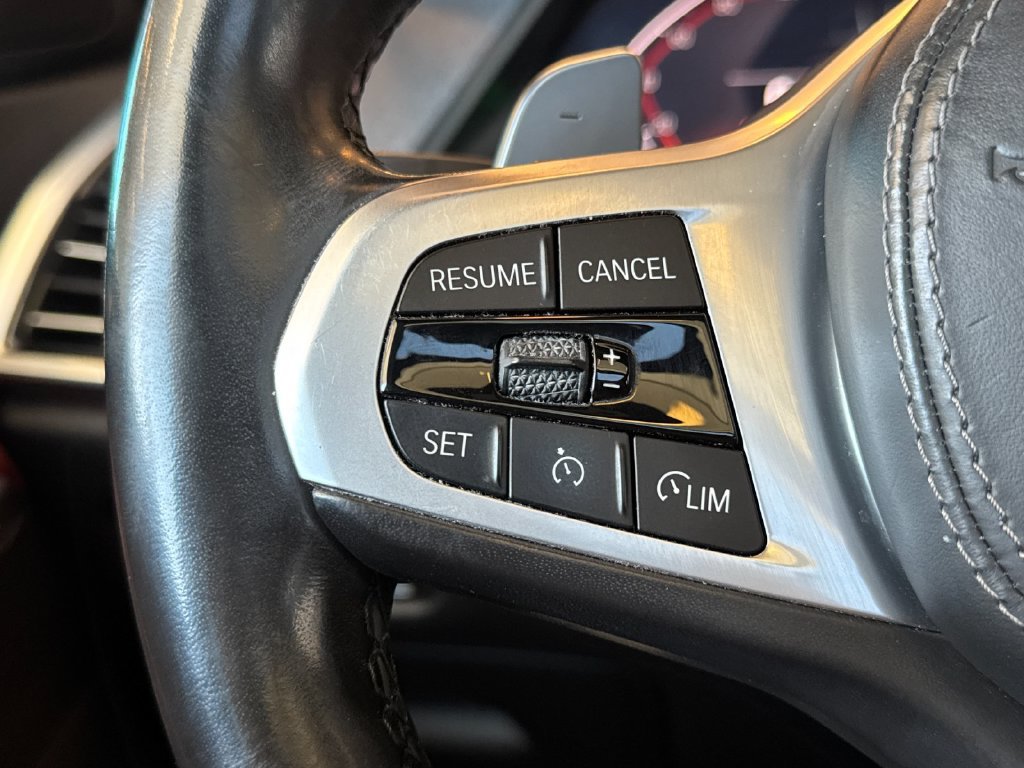 Used 2022 BMW X6 xDrive40i w/ Executive Package AWD/4WD image 30