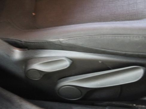 Used 2015 Chrysler 200 Limited w/ Comfort Group image 11