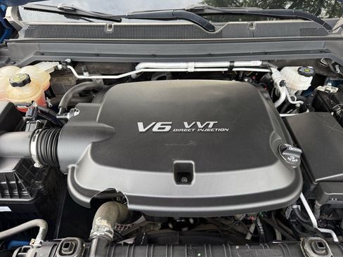 Used 2022 Chevrolet Colorado Z71 w/ Safety Package AWD/4WD image 33