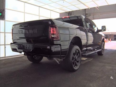 Used 2025 RAM 2500 Big Horn AWD/4WD image 3