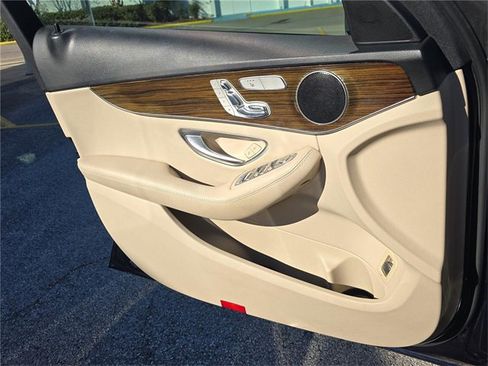 Used 2018 Mercedes-Benz C 300 Sedan image 11