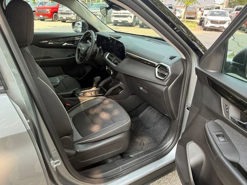 Used 2026 Chevrolet TrailBlazer LS w/ LS Convenience Package FWD image 15