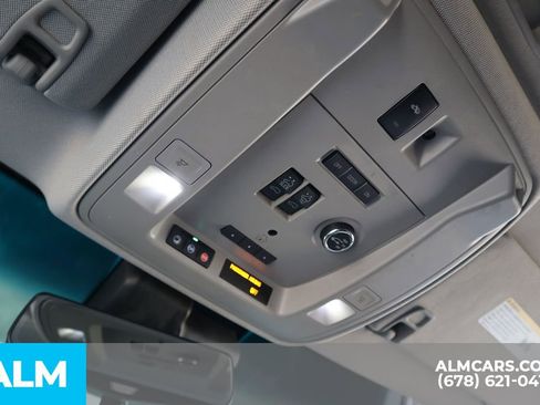 Used 2017 Cadillac Escalade Luxury image 35