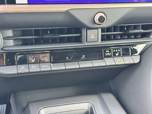 Used 2023 Toyota Crown XLE image 27