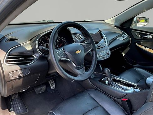 Used 2017 Chevrolet Malibu Premier w/ Premier Sun and Wheel Package FWD image 17