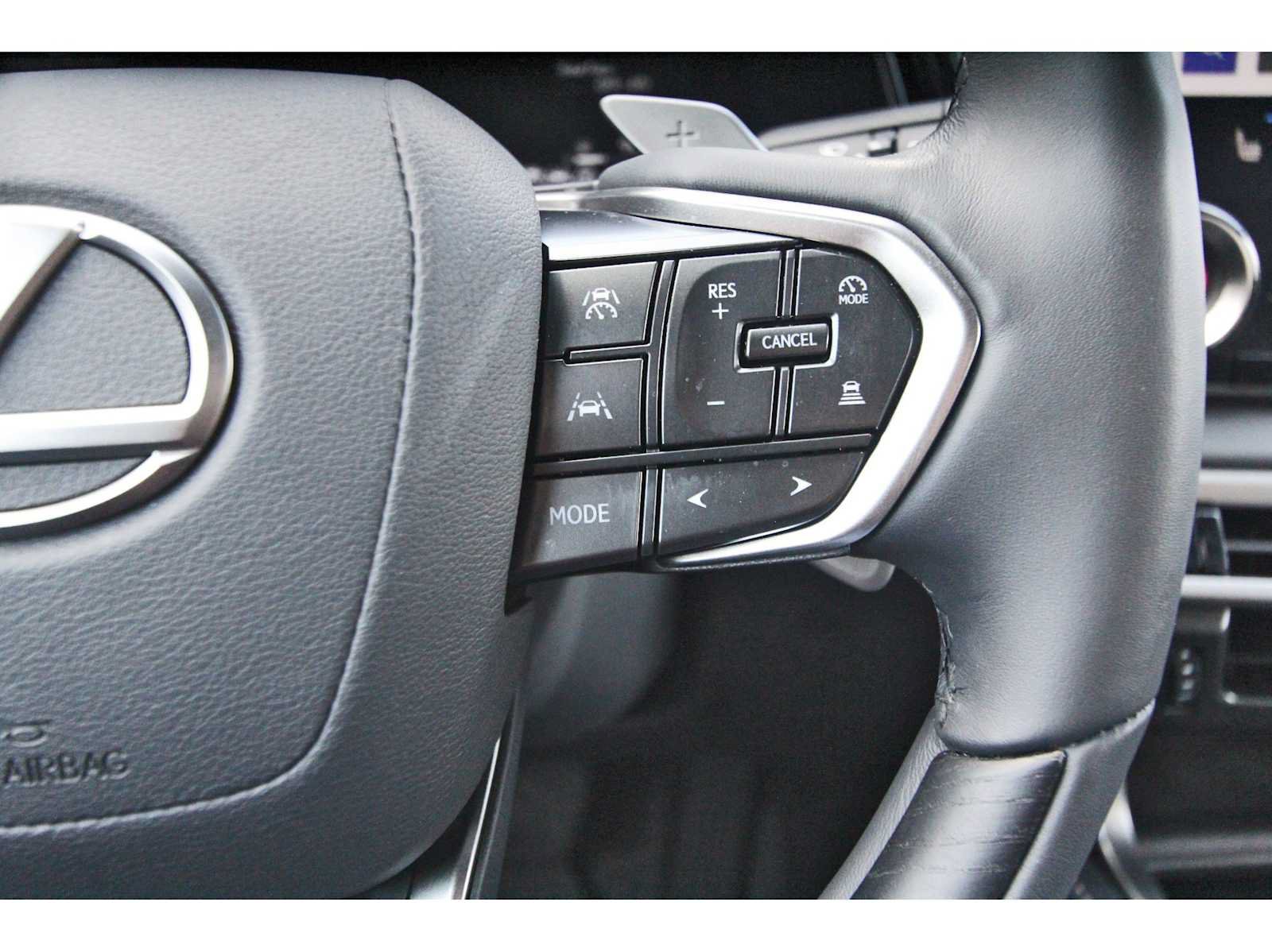 Used 2025 Lexus RX 350 Premium w/ Convenience Package FWD image 16