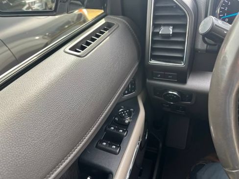 Used 2018 Ford Expedition Limited w/ Equipment Group 302A AWD/4WD image 10