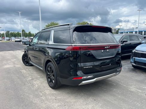 Certified 2023 Kia Carnival SX FWD image 6