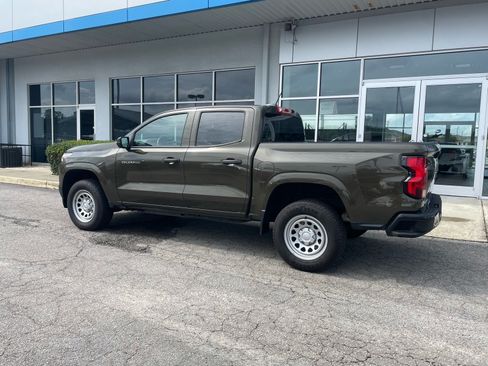 Used 2023 Chevrolet Colorado W/T RWD image 3