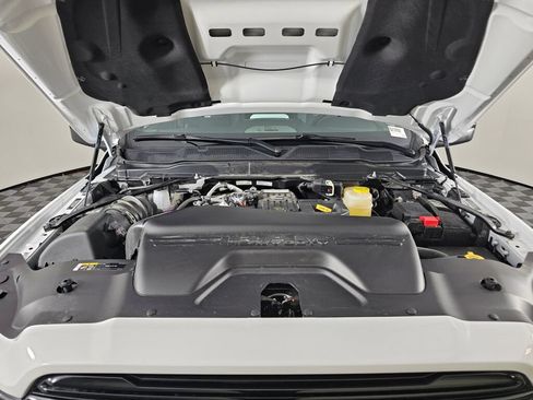 New 2026 RAM 3500 Laramie AWD/4WD image 12