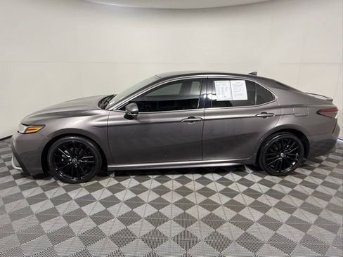 Used 2022 Toyota Camry XSE image 3