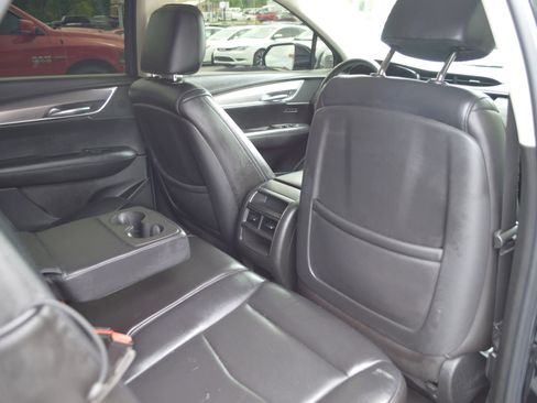 Used 2018 Cadillac XT5 Luxury w/ Driver Awareness Package AWD/4WD image 26