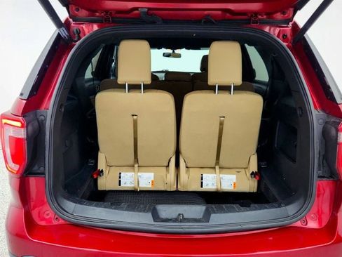 Used 2017 Ford Explorer XLT w/ Equipment Group 202A image 23