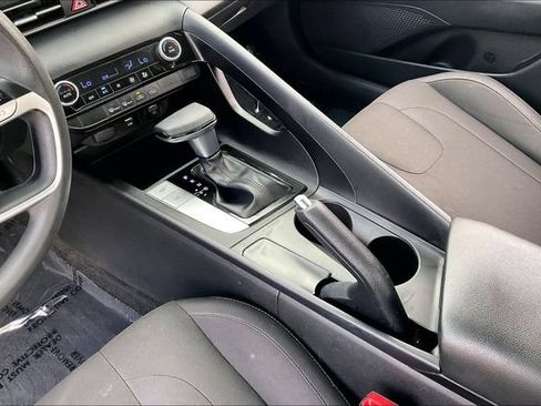 Certified 2021 Hyundai Elantra SEL FWD image 20