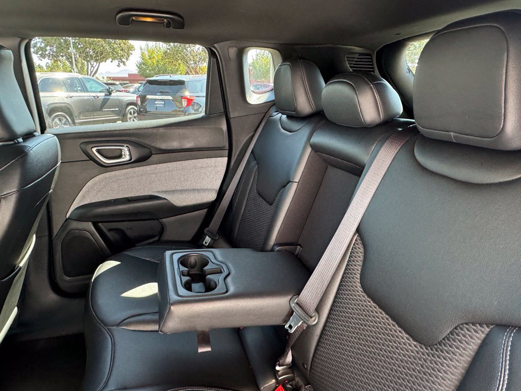 Used 2024 Jeep Compass Latitude AWD/4WD image 18