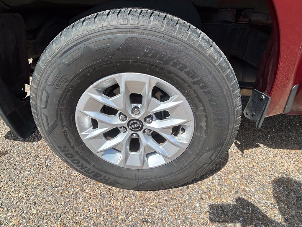 Used 2024 Nissan Frontier SV RWD image 8