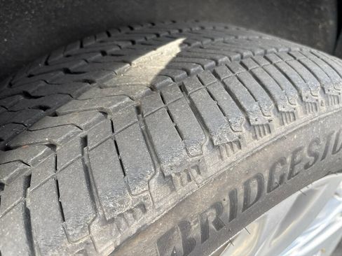 Used 2021 Cadillac Escalade Premium Luxury w/ LPO, Illumination Package image 18