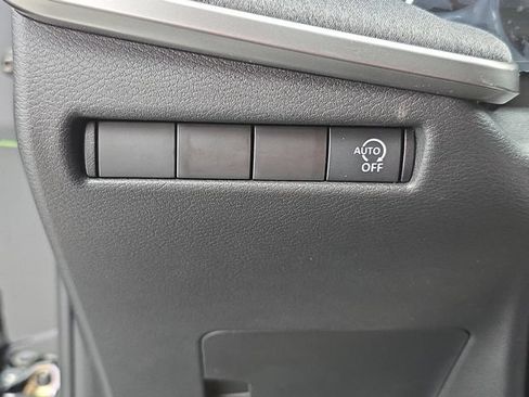 Certified 2025 Nissan Kicks SV FWD image 25