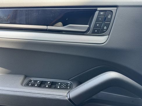 New 2026 Porsche Cayenne image 12