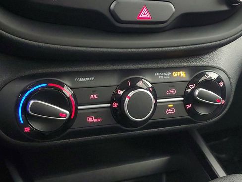 Certified 2021 Kia Soul S image 23