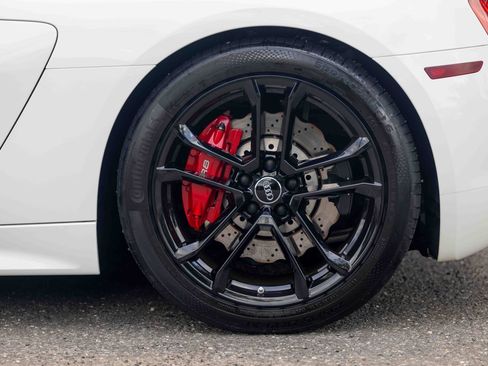 Used 2018 Audi R8 V10 RWD image 36