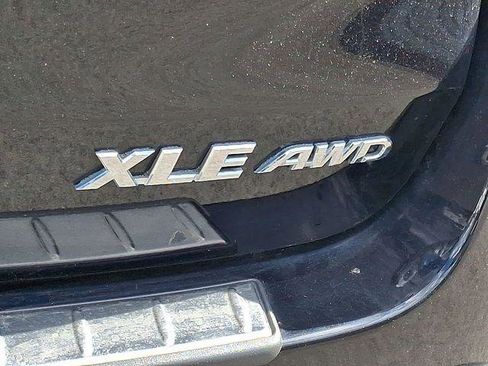 Certified 2017 Toyota Highlander XLE image 32