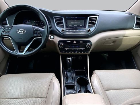 Used 2016 Hyundai Tucson Limited w/ Option Group 03 FWD image 16