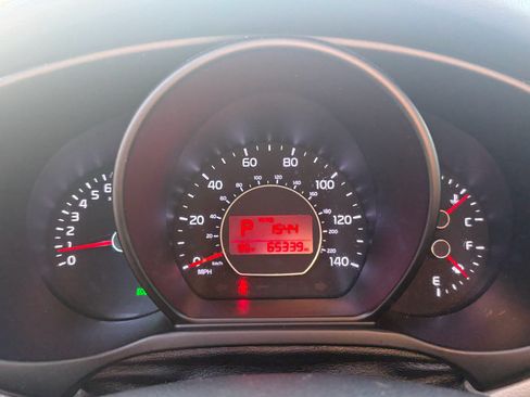 Used 2016 Kia Soul + w/ Primo Package FWD image 16