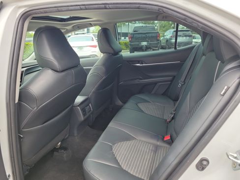 Used 2024 Toyota Camry SE w/ Cold Weather Package FWD image 15