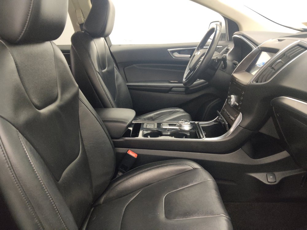 Used 2020 Ford Edge Titanium AWD/4WD image 21