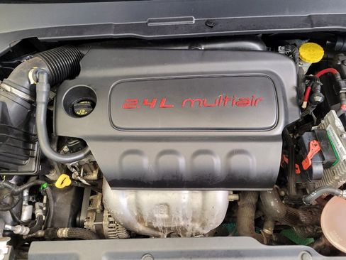 Used 2018 Jeep Compass Latitude w/ Safe & Security Group AWD/4WD image 30