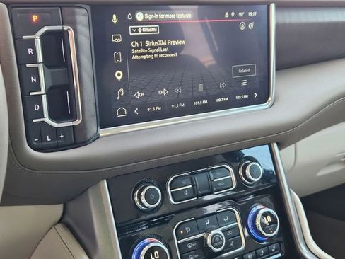 Used 2024 GMC Yukon Denali w/ Advanced Technology Package AWD/4WD image 18