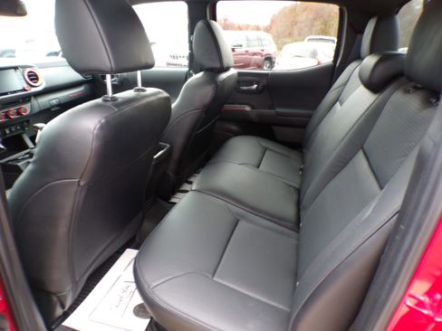 Used 2023 Toyota Tacoma TRD Sport image 11