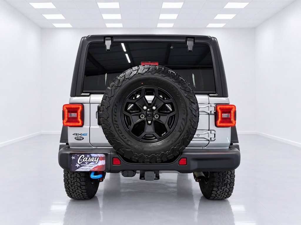 Used 2023 Jeep Wrangler Unlimited Rubicon 4xe AWD/4WD image 13