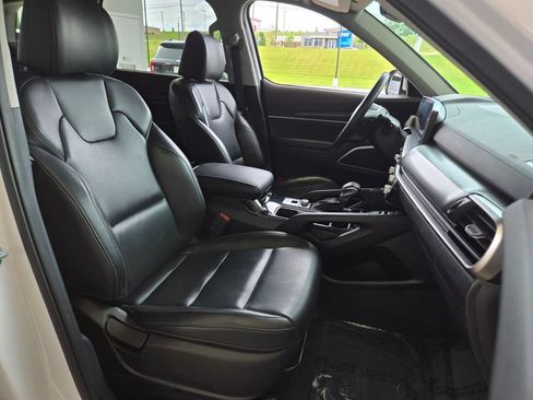 Used 2025 Kia Telluride S FWD image 19