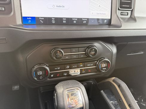 Used 2026 Ford Bronco Badlands AWD/4WD image 15
