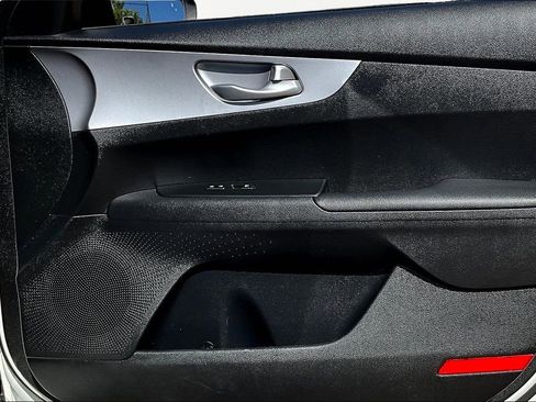 Used 2024 Kia Forte LXS w/ LXS Technology Package image 19